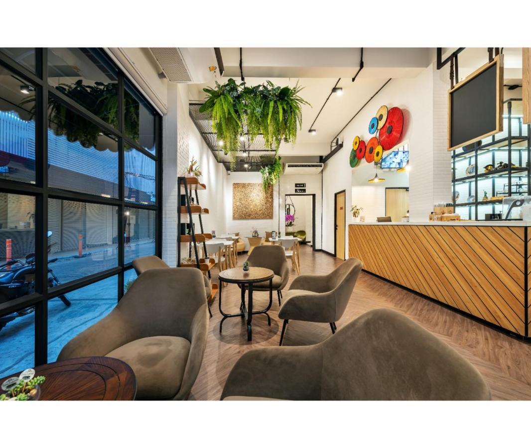 Siam Subway Hostel And Cafe กรุงเทพมหานคร ภายนอก รูปภาพ