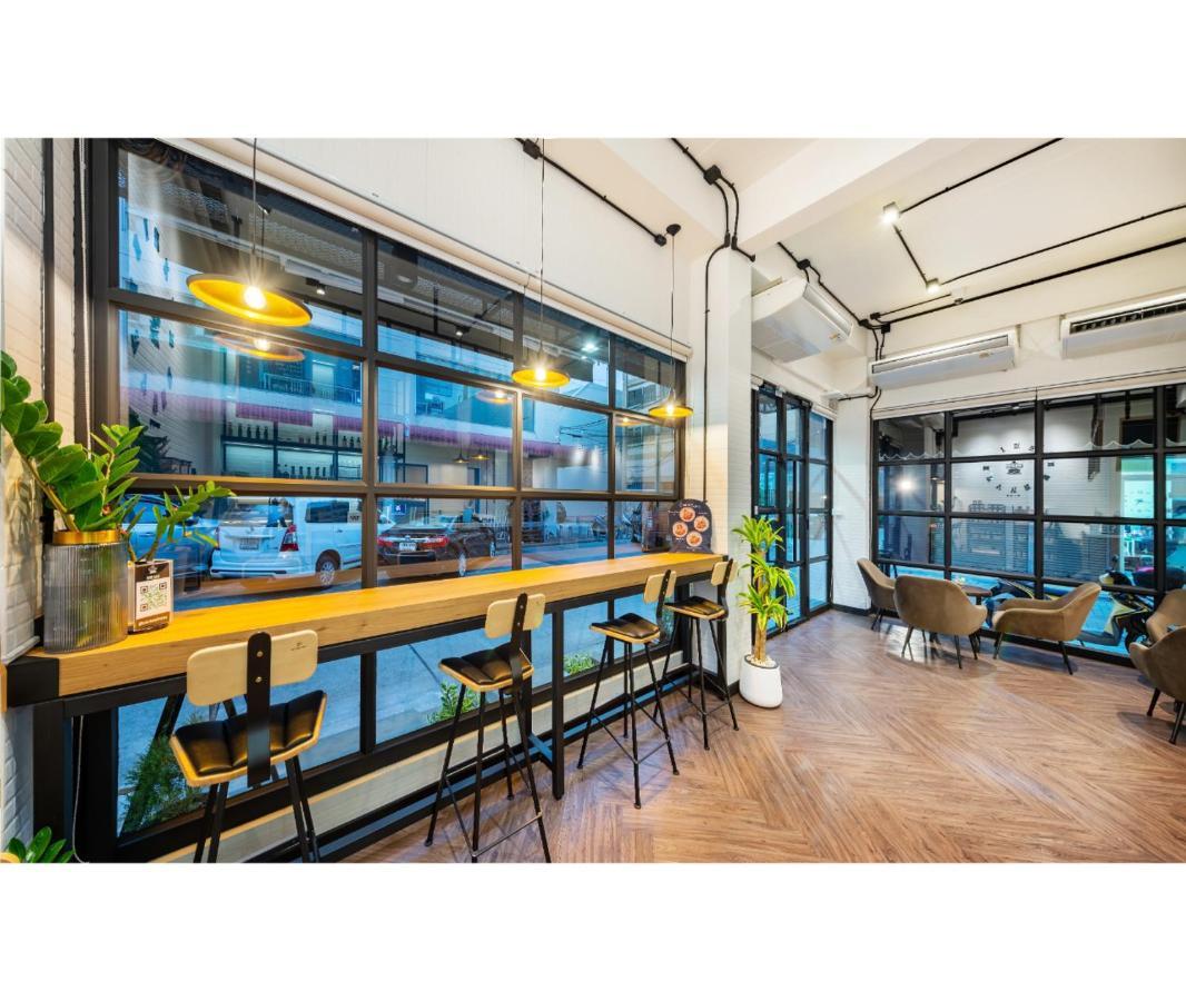 Siam Subway Hostel And Cafe กรุงเทพมหานคร ภายนอก รูปภาพ