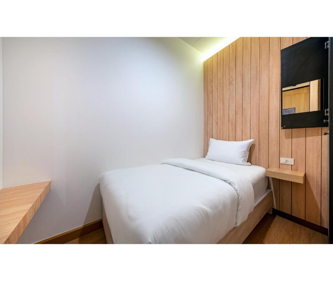 Siam Subway Hostel And Cafe กรุงเทพมหานคร ภายนอก รูปภาพ