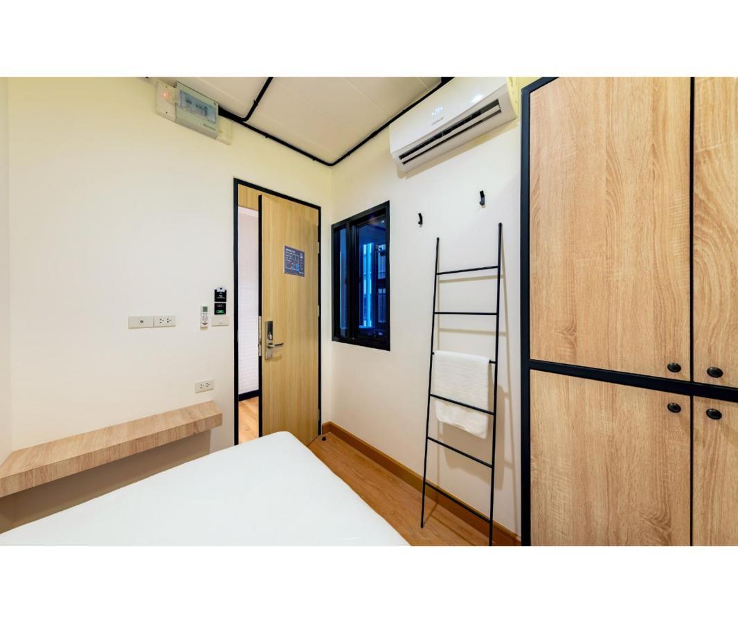 Siam Subway Hostel And Cafe กรุงเทพมหานคร ภายนอก รูปภาพ