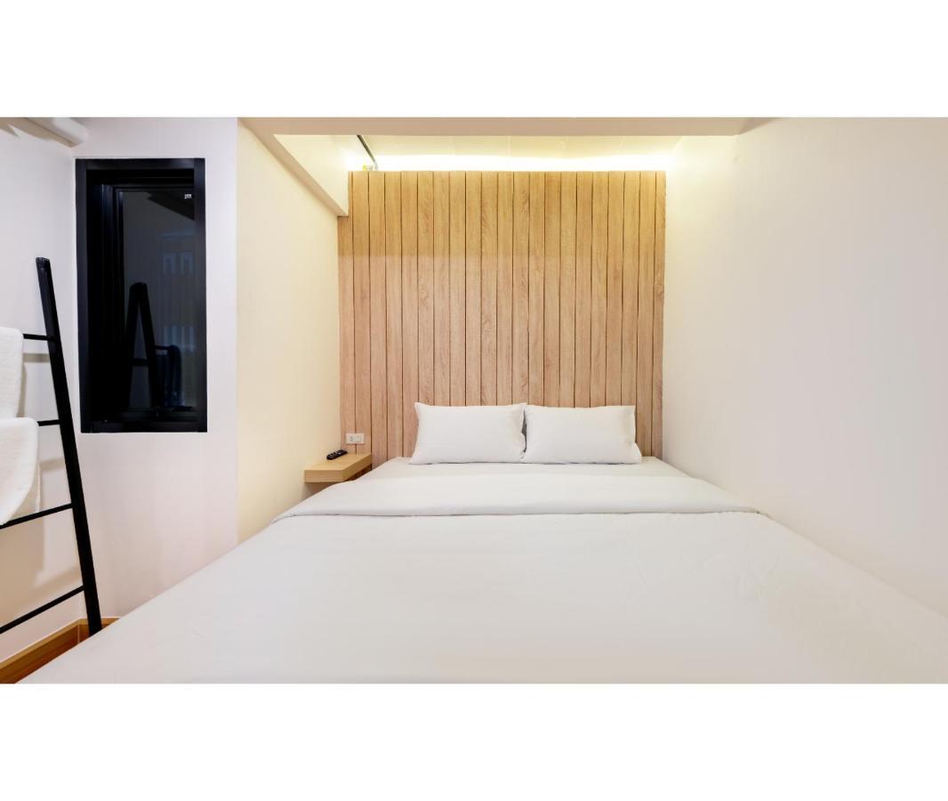 Siam Subway Hostel And Cafe กรุงเทพมหานคร ภายนอก รูปภาพ
