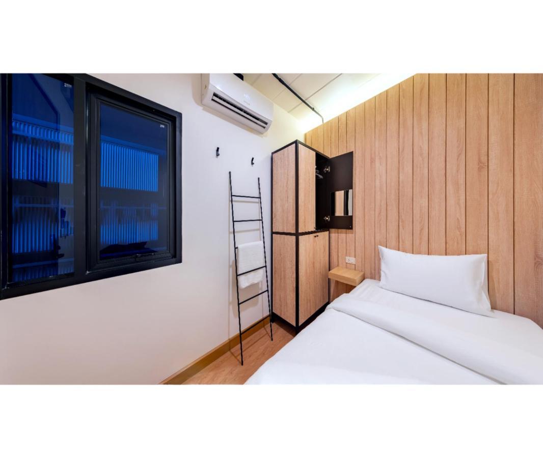 Siam Subway Hostel And Cafe กรุงเทพมหานคร ภายนอก รูปภาพ