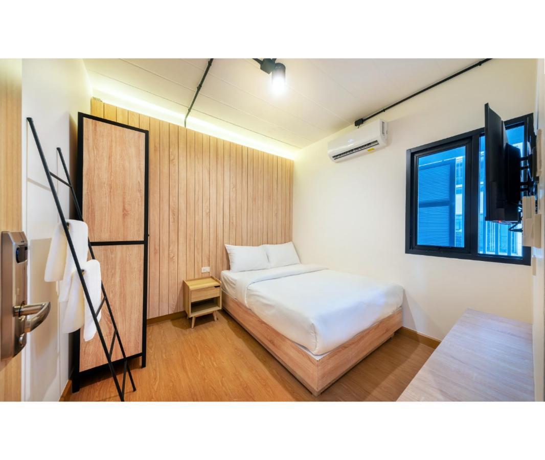 Siam Subway Hostel And Cafe กรุงเทพมหานคร ภายนอก รูปภาพ