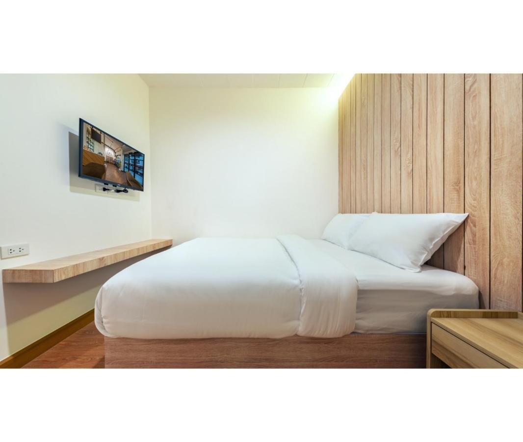 Siam Subway Hostel And Cafe กรุงเทพมหานคร ภายนอก รูปภาพ