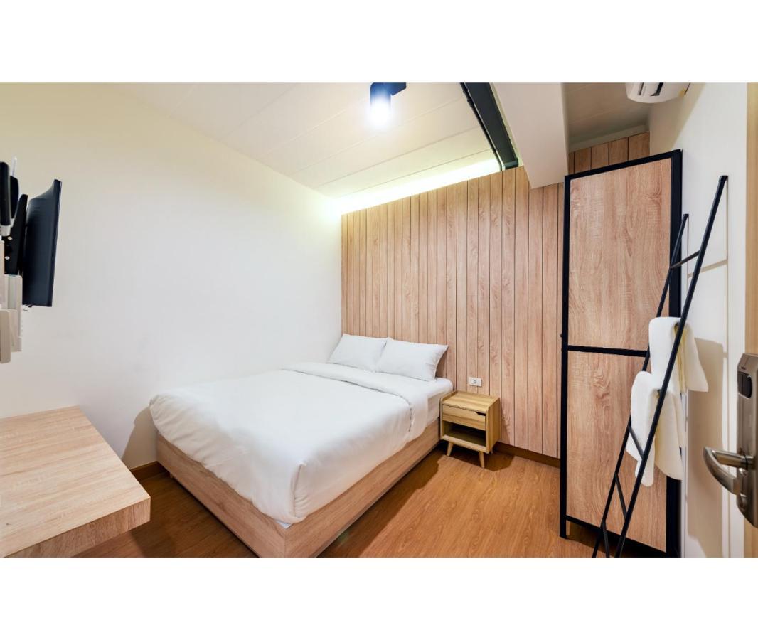 Siam Subway Hostel And Cafe กรุงเทพมหานคร ภายนอก รูปภาพ