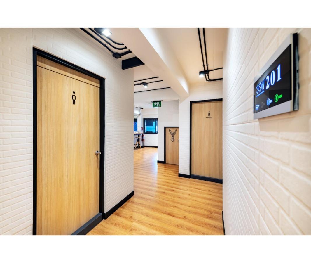 Siam Subway Hostel And Cafe กรุงเทพมหานคร ภายนอก รูปภาพ