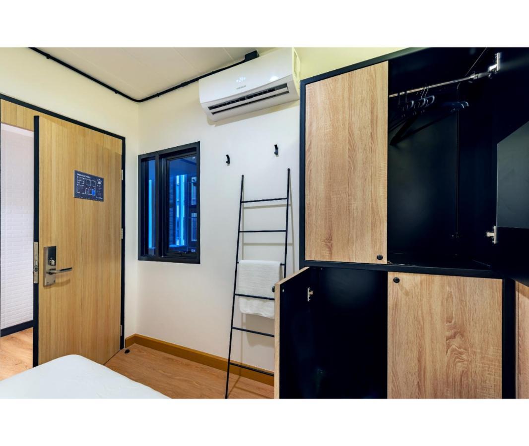 Siam Subway Hostel And Cafe กรุงเทพมหานคร ภายนอก รูปภาพ