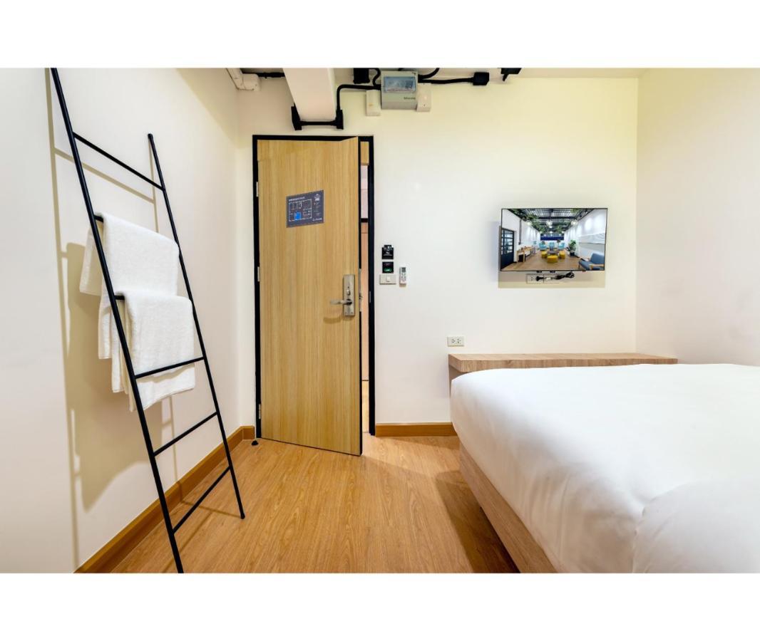 Siam Subway Hostel And Cafe กรุงเทพมหานคร ภายนอก รูปภาพ
