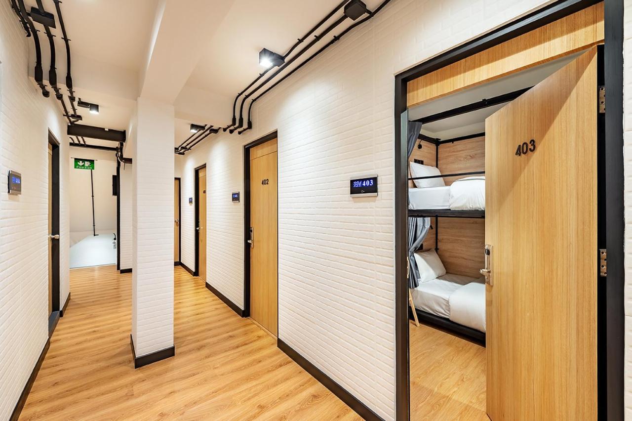 Siam Subway Hostel And Cafe กรุงเทพมหานคร ภายนอก รูปภาพ