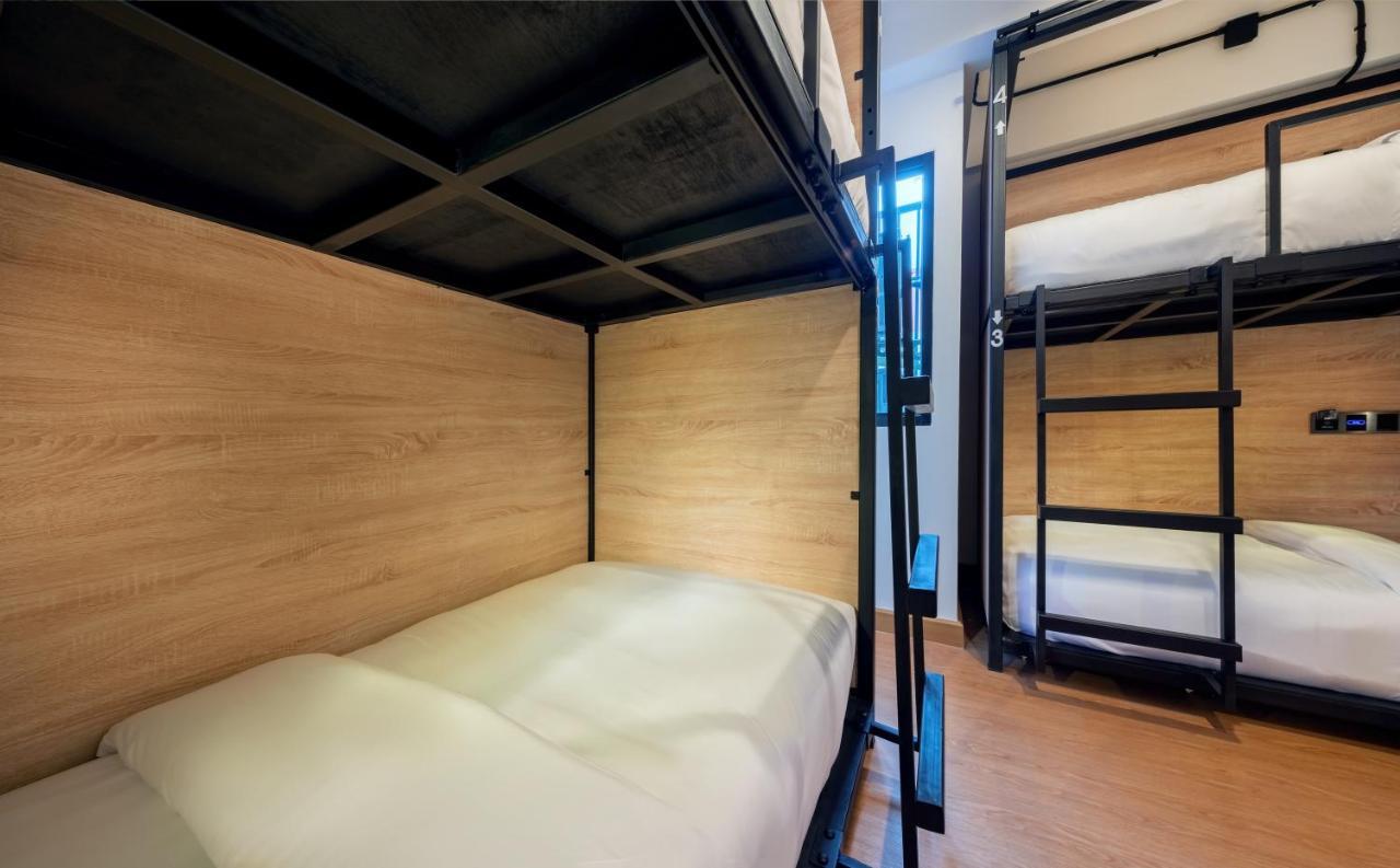 Siam Subway Hostel And Cafe กรุงเทพมหานคร ภายนอก รูปภาพ