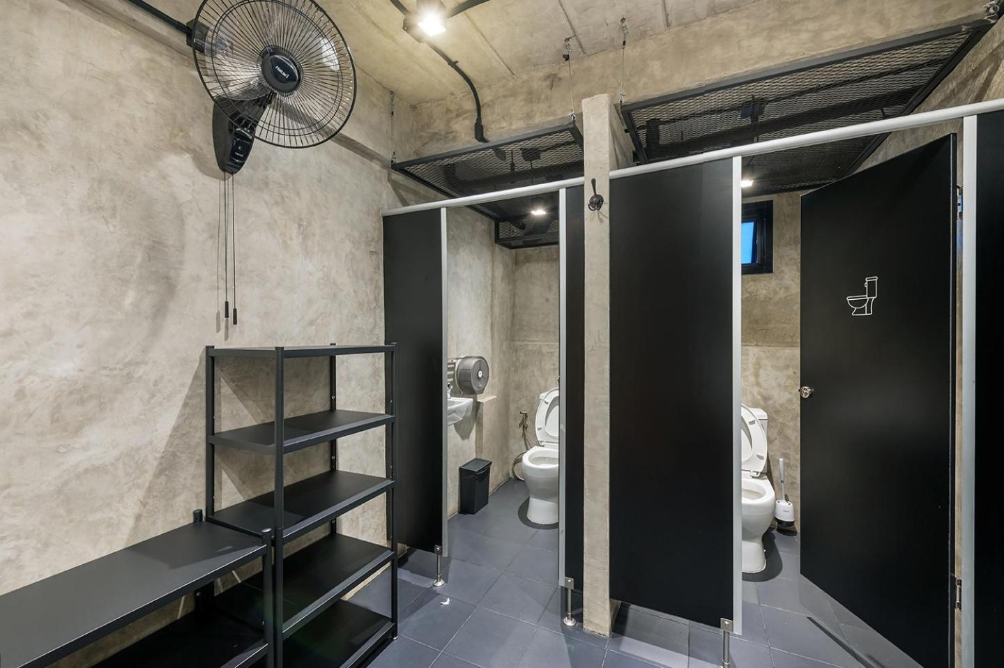 Siam Subway Hostel And Cafe กรุงเทพมหานคร ภายนอก รูปภาพ